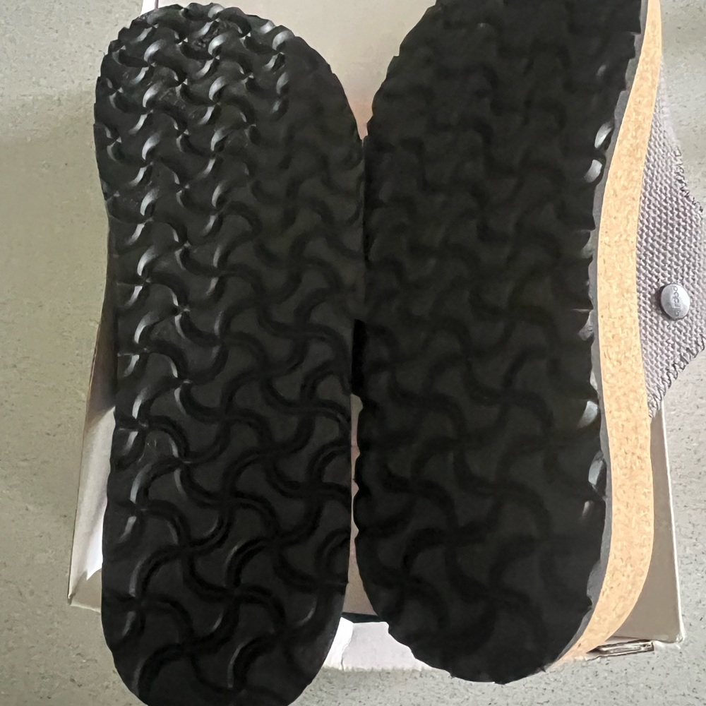 Papillo Gabriela Anthracite. Brand new and never worn.